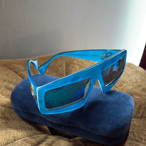 Authentic Gucci Sunglasses - Picture 1 of 6